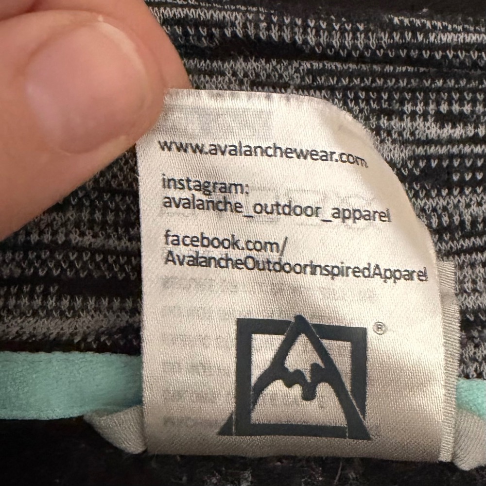 Avalanche Womens Small 1/4 Zip Thermal Layering Top Grey/Black Athleisure - Picture 10 of 10